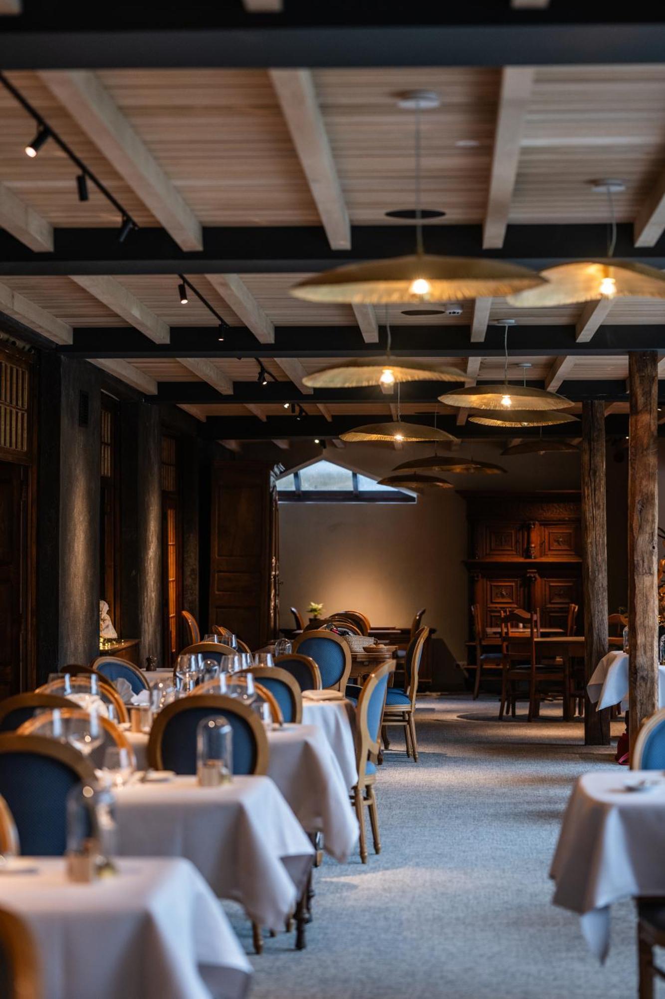 Hostellerie La Claire Fontaine, Logis Hotels & Spa 라로셰안알데네 외부 사진