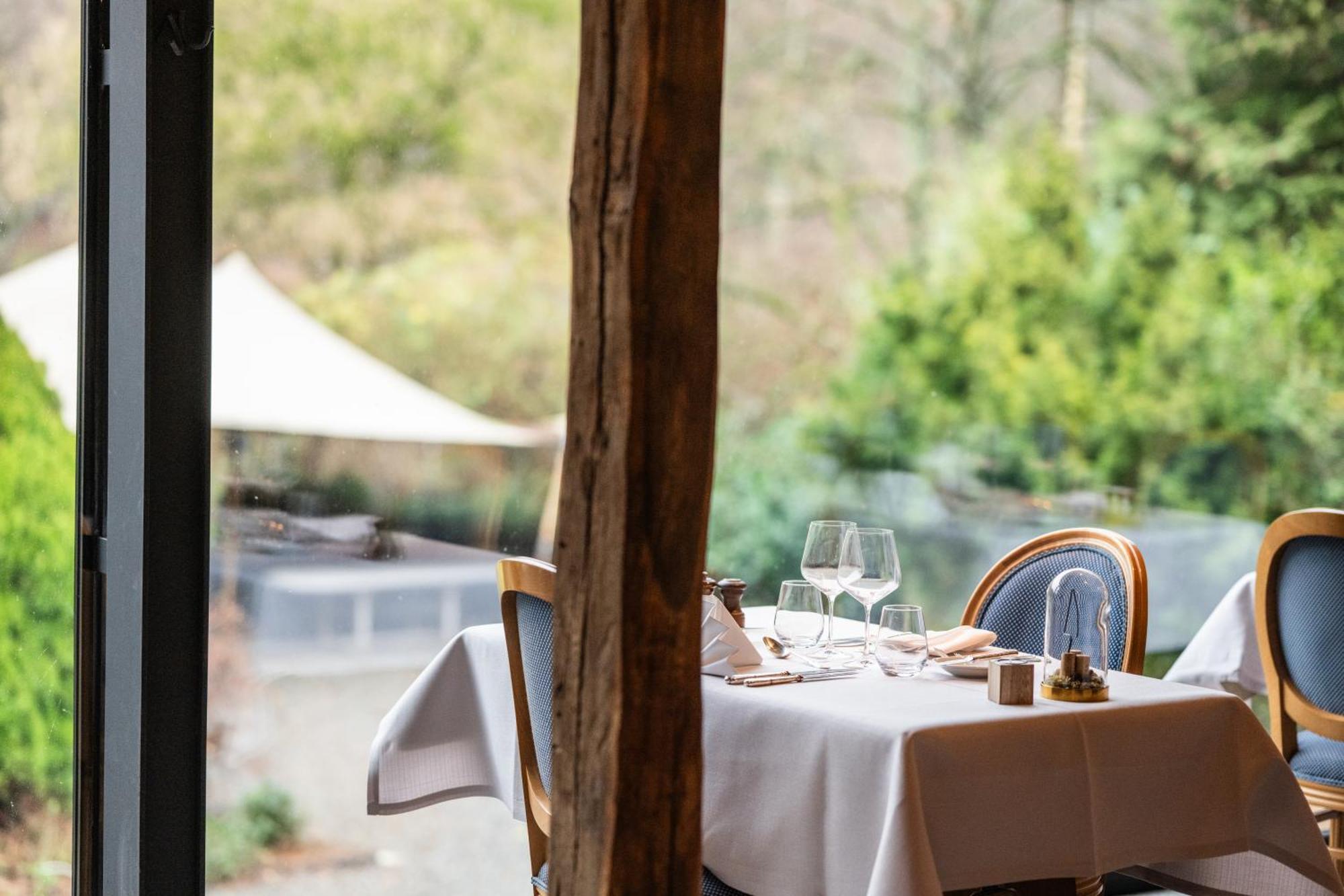 Hostellerie La Claire Fontaine, Logis Hotels & Spa 라로셰안알데네 외부 사진