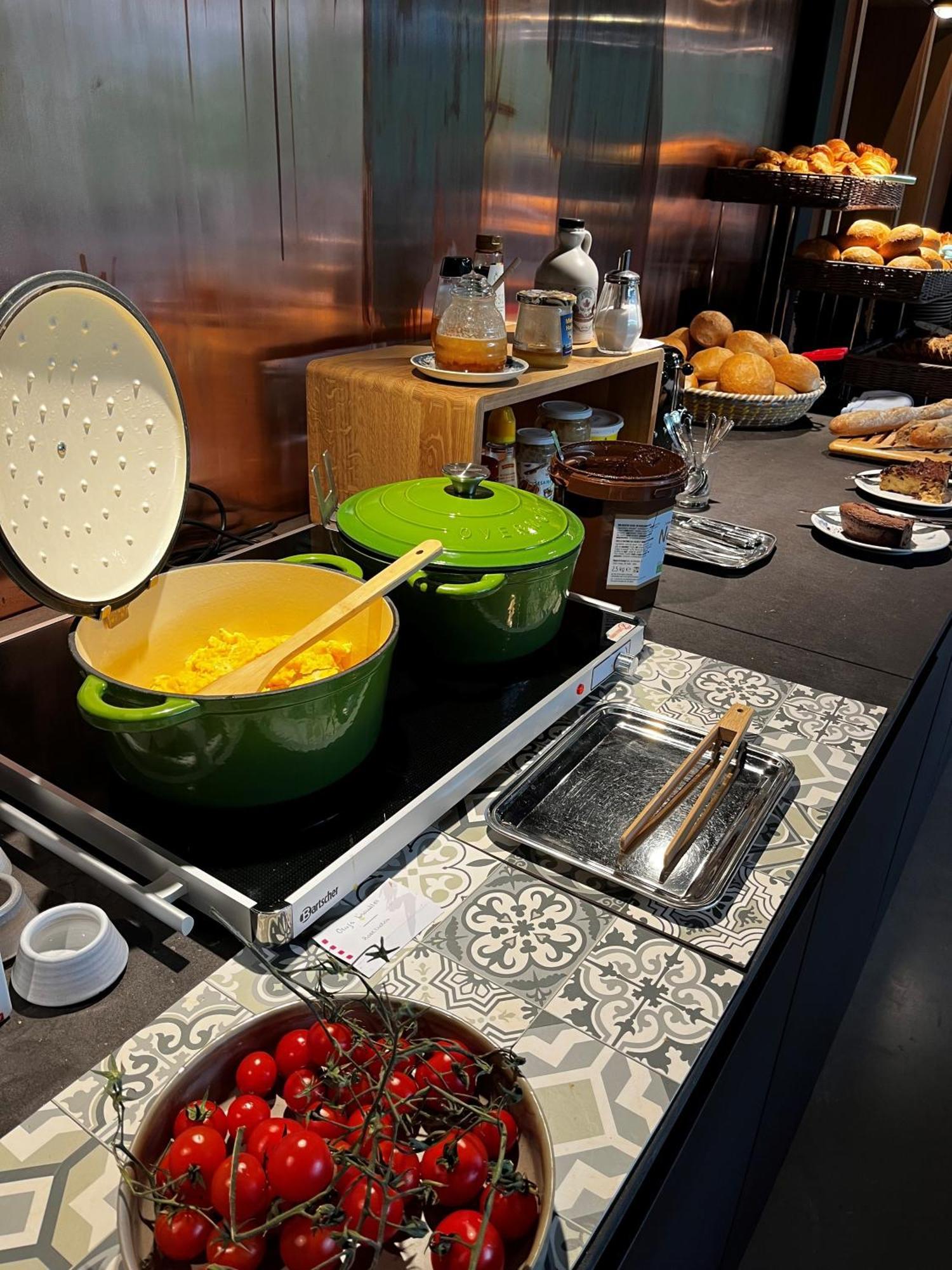 Hostellerie La Claire Fontaine, Logis Hotels & Spa 라로셰안알데네 외부 사진
