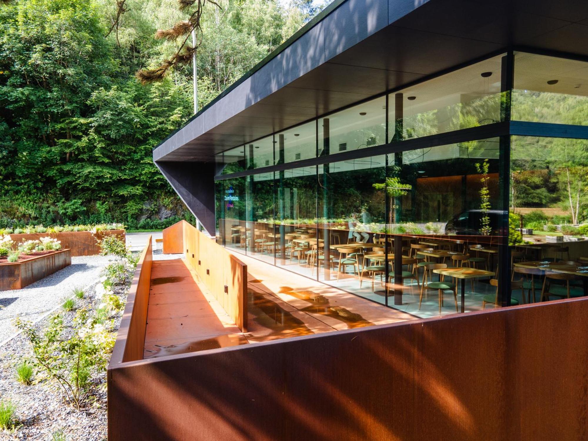 Hostellerie La Claire Fontaine, Logis Hotels & Spa 라로셰안알데네 외부 사진