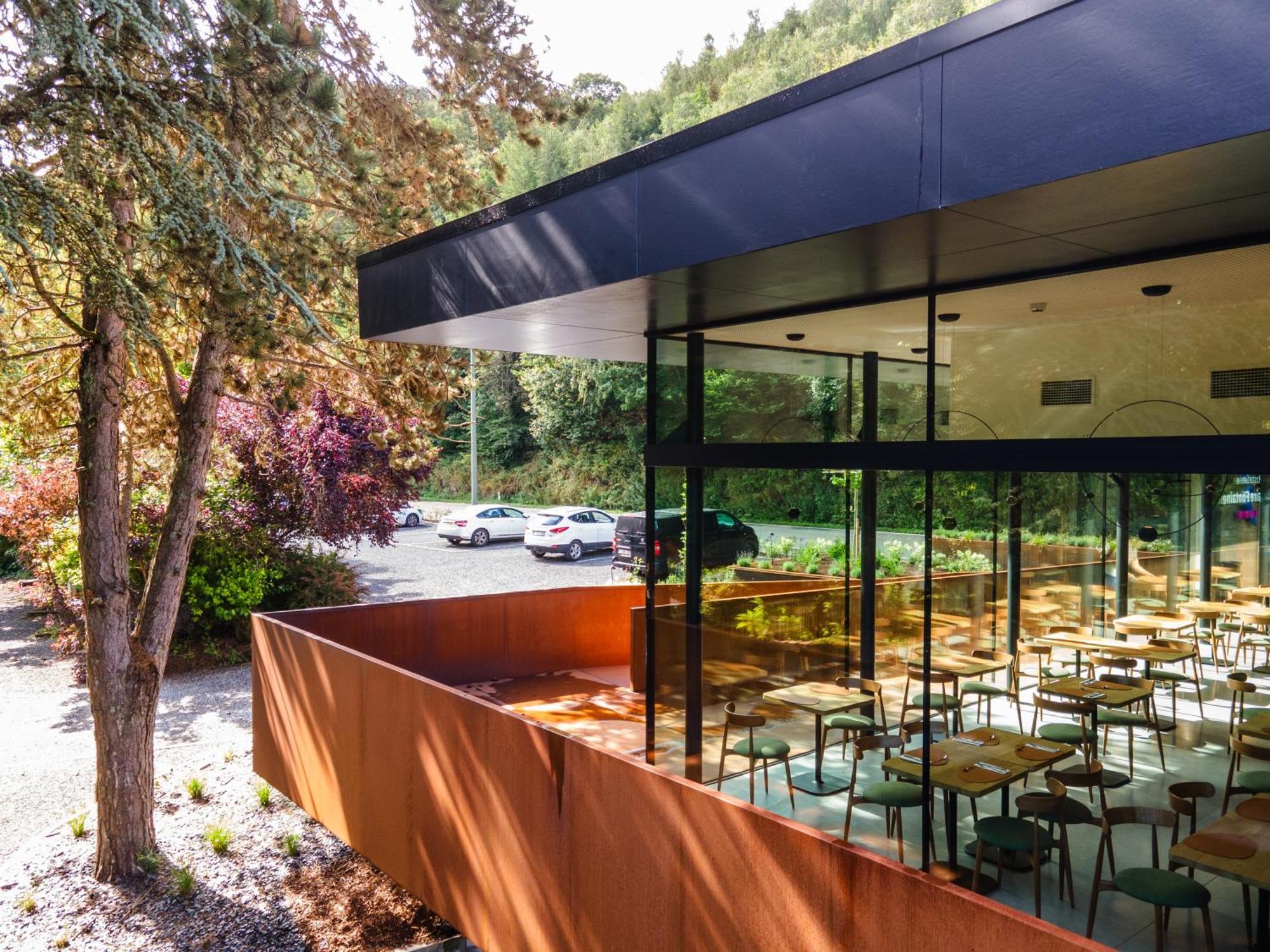 Hostellerie La Claire Fontaine, Logis Hotels & Spa 라로셰안알데네 외부 사진