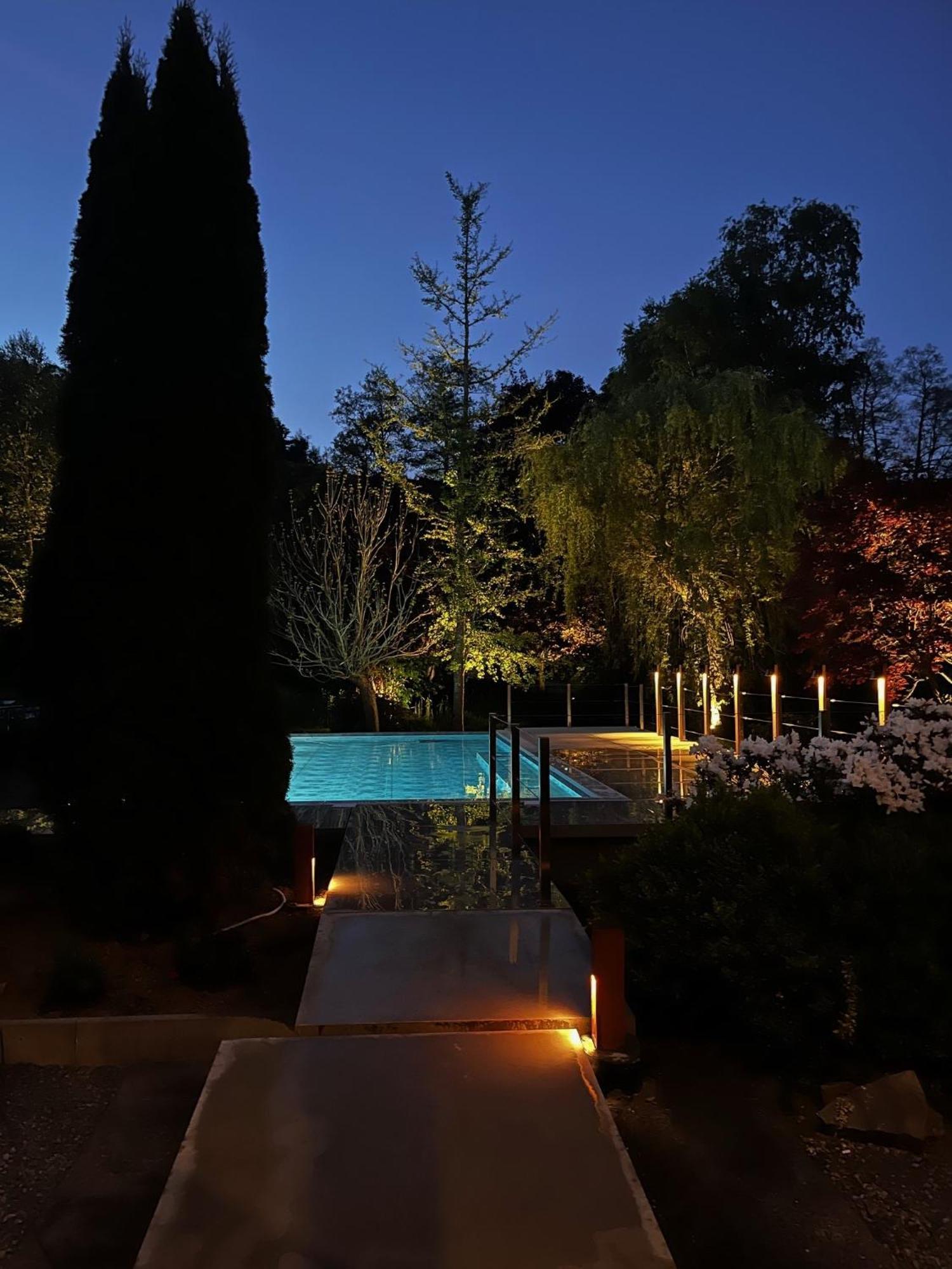 Hostellerie La Claire Fontaine, Logis Hotels & Spa 라로셰안알데네 외부 사진