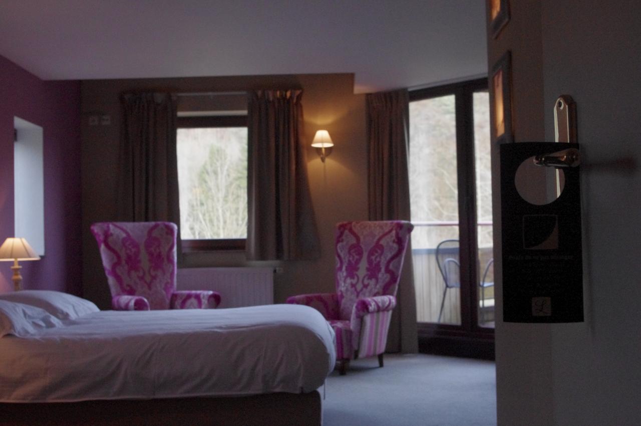 Hostellerie La Claire Fontaine, Logis Hotels & Spa 라로셰안알데네 외부 사진